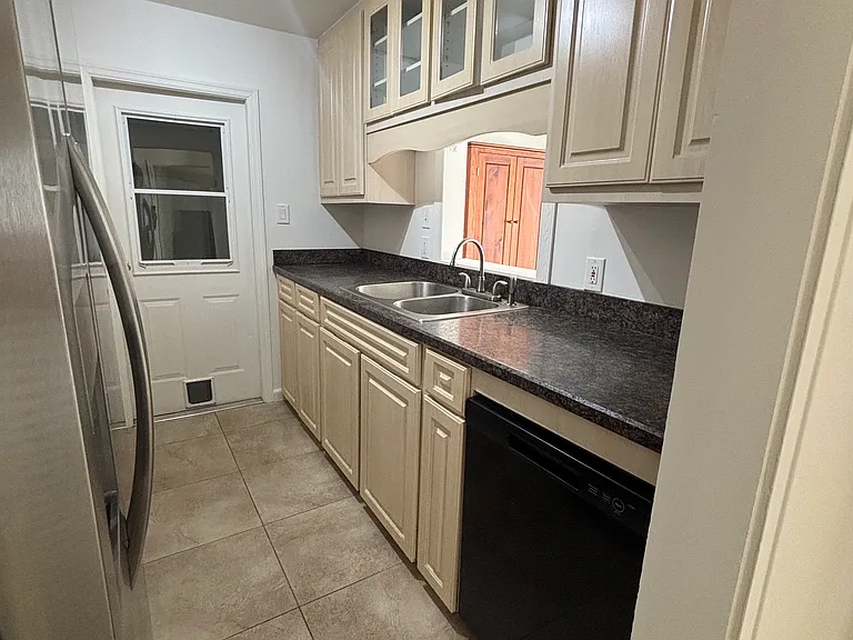 2201 Pelican Dr — Photo 8