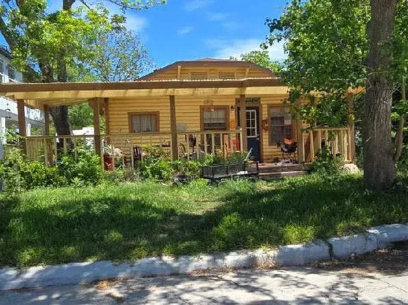 3135 Hamilton St, La Porte, TX 77571