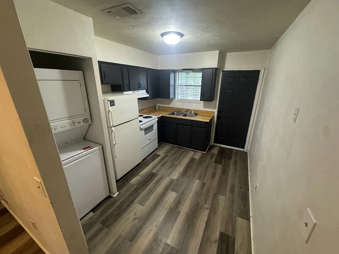 1538 Patrick Ave — Photo 2