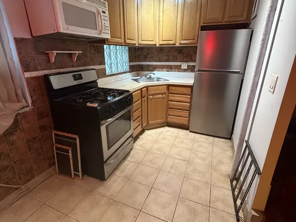 21-16 35th Street image 1 of 4