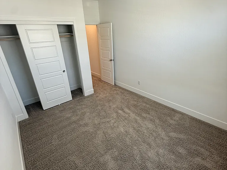 2762 E Tamarind Dr — Photo 14