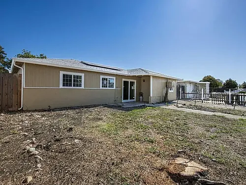 1024 Tyler St Photo 1