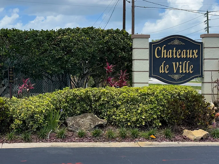 1594 Chateaux De Ville Ct — Photo 3