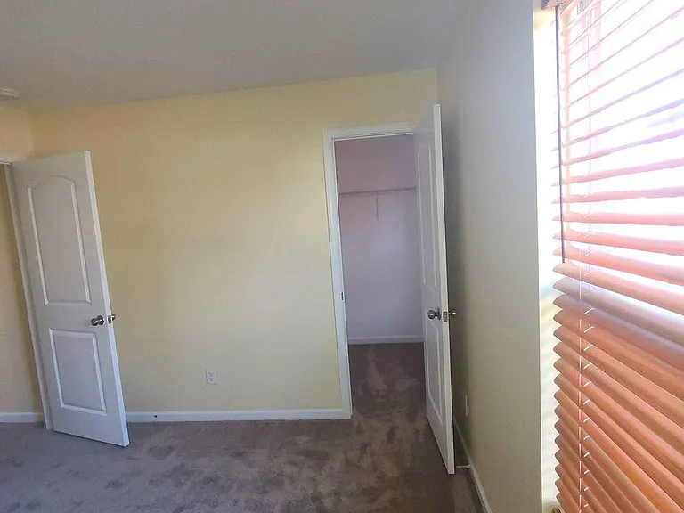 933 Capetown Ln — Photo 8