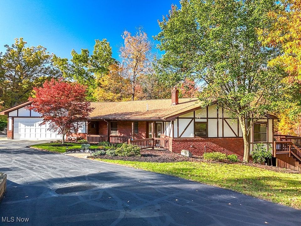 1st image of 388 Crawford Cir