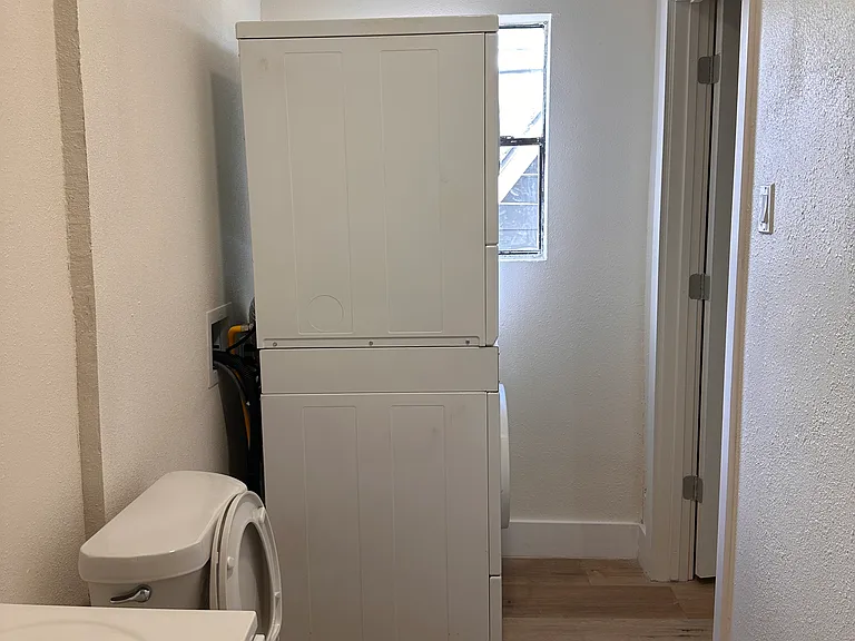 408 Randall St #7 — Photo 10