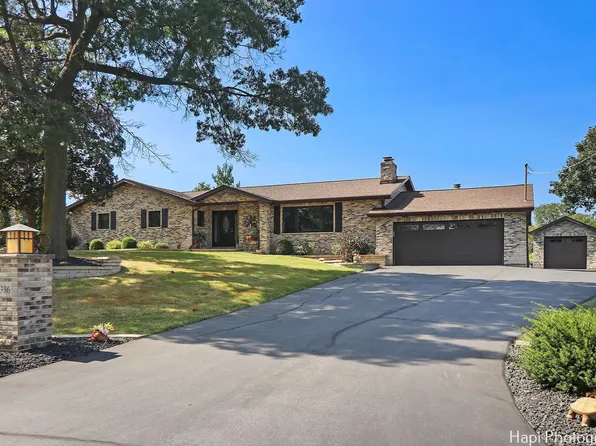 41336 N Point Dr, Antioch, IL 60002