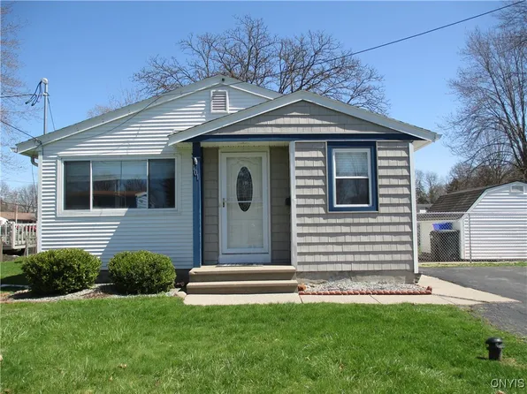 101 Ravenswood Dr, Liverpool, NY 13090