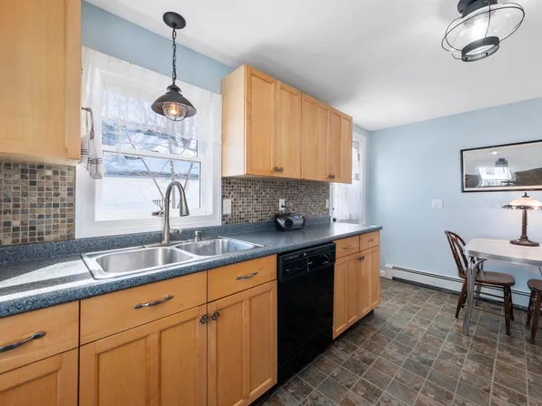58 Warren Street, Rockland, ME 04841