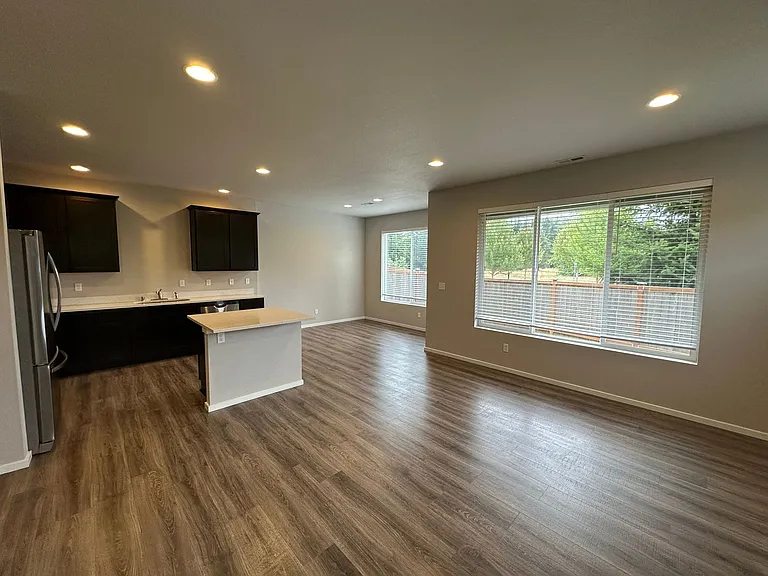 5032 Evie St SE — Photo 2