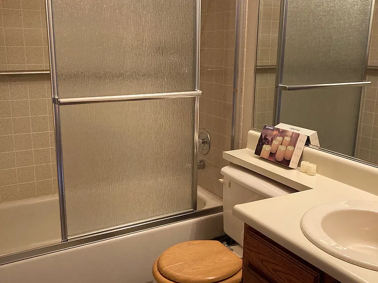 Upstairs Full Bath