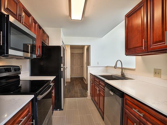 5th image of 3868 Shenandoah Ave Unit A