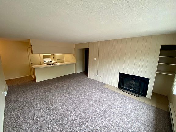 5th image of 2611 Jackson St APT 12