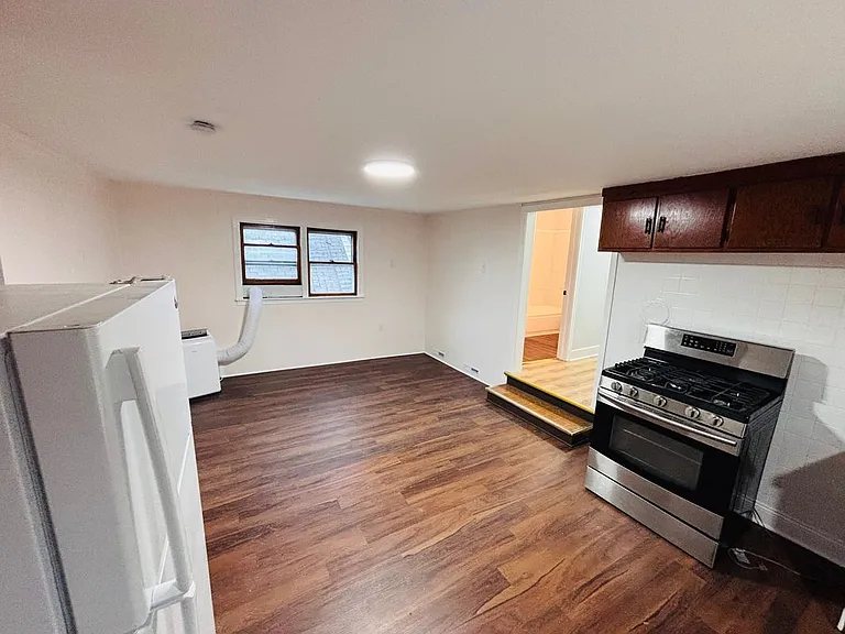 8 Wagner Ave #2 — Photo 4