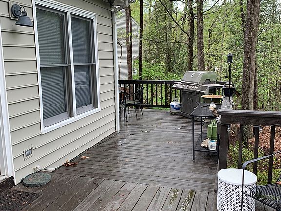 3rd image of 9240 Stephens Manor Dr