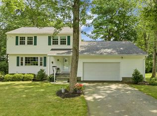 17 Longwood Dr, Hampton, NH 03842