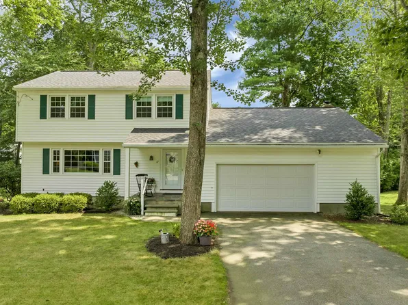 17 Longwood Drive, Hampton, NH 03842