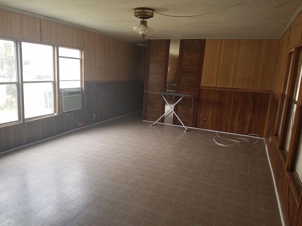 2nd image of 202 Love St