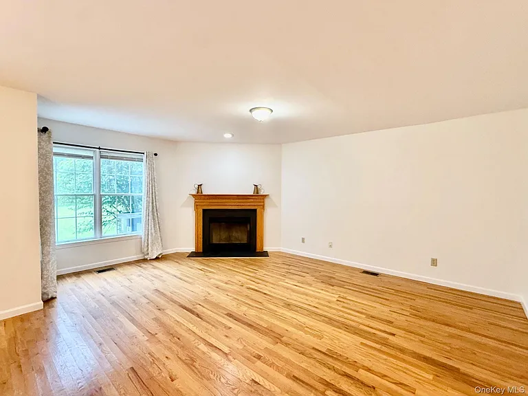 73 Sandalwood Ln — Photo 5
