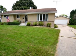 926 N Stanford St, Port Washington, WI 53074