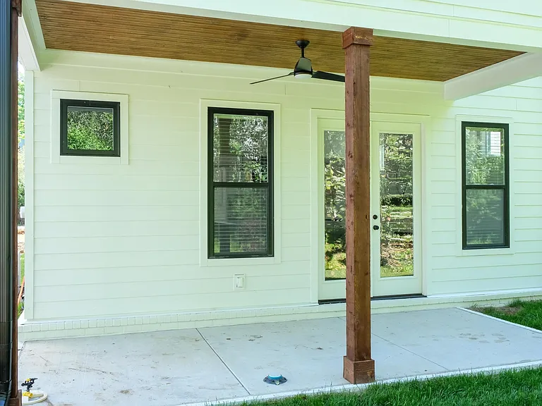 2828 Valley Rd — Photo 30