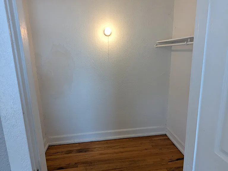 2604 Bellevue Ave #F — Photo 6