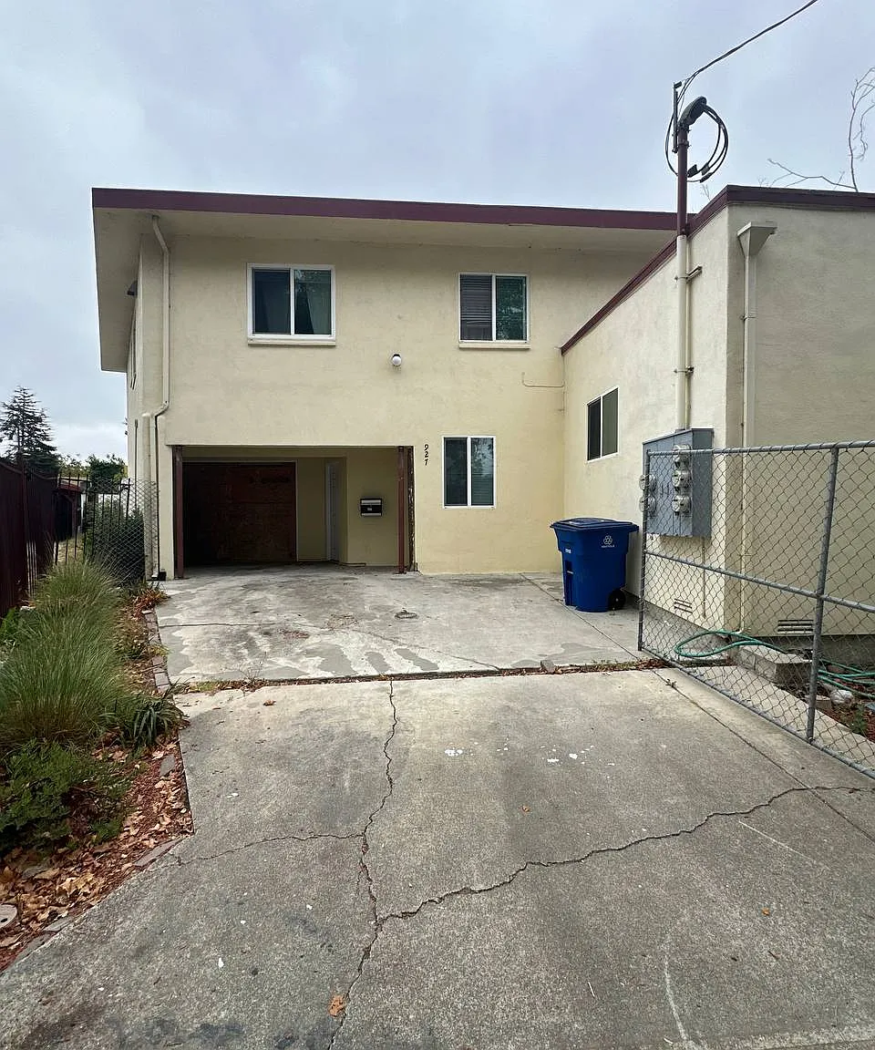 1 bed, 1000 sqft, $2,111 — Photo 1