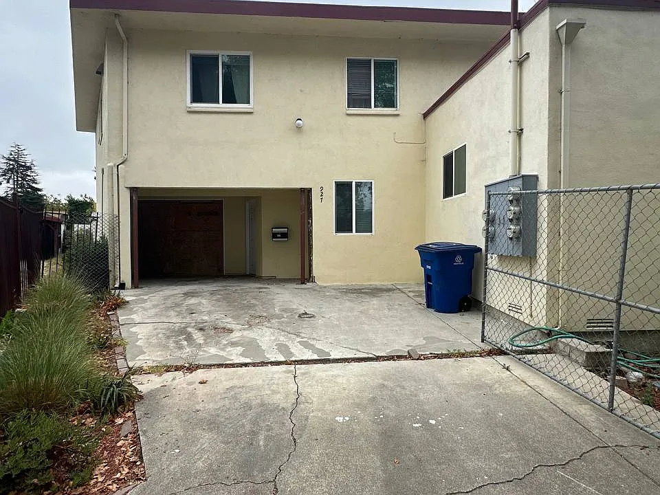 927 Durant Ave