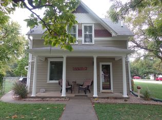 301 S Chestnut St, Lindsborg, KS 67456