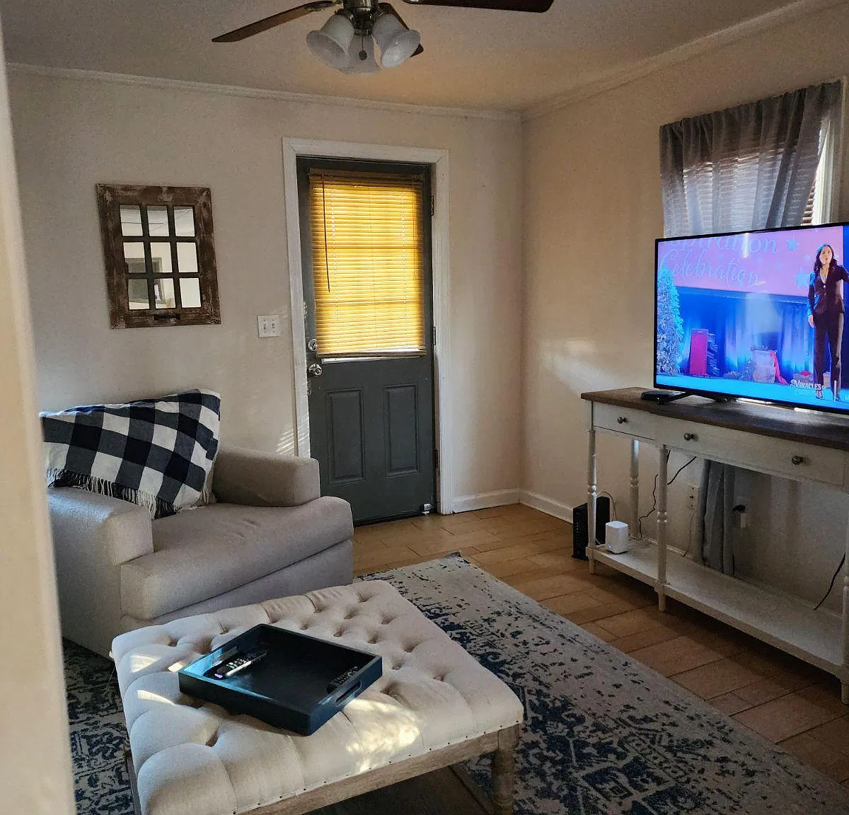 3 bed, 1.5 bath, 1800 sqft, $1,995 — Photo 4