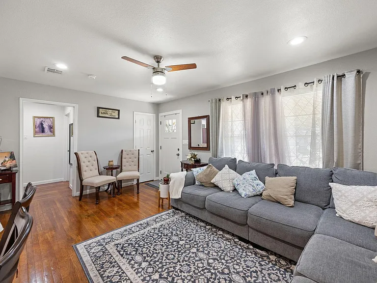 1211 Trimm Ave — Photo 6