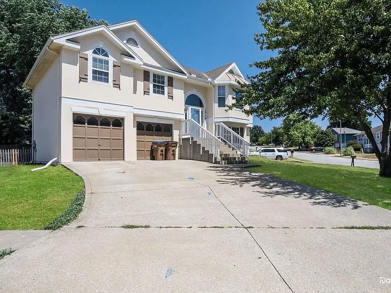 1710 Stasi Ave — Photo 2