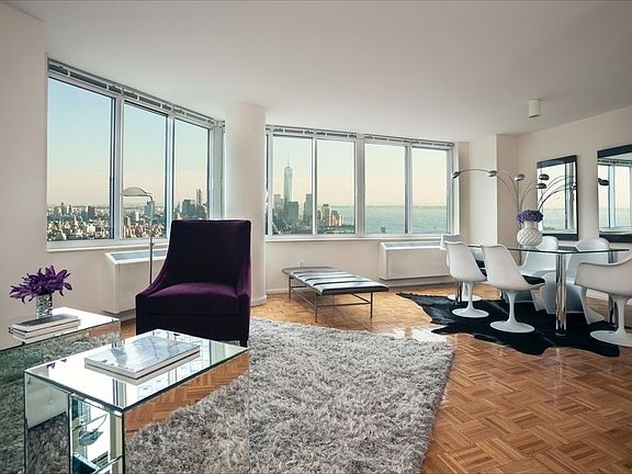 4th image of 650 W 42nd St APT 2126