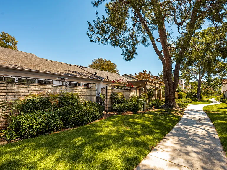 24 Redwood Tree Ln — Photo 24