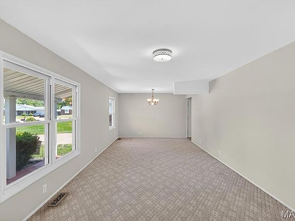 5th image of 2250 Kent Dr
