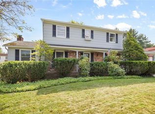 25 Cherry Creek Ln, Rochester, NY 14626
