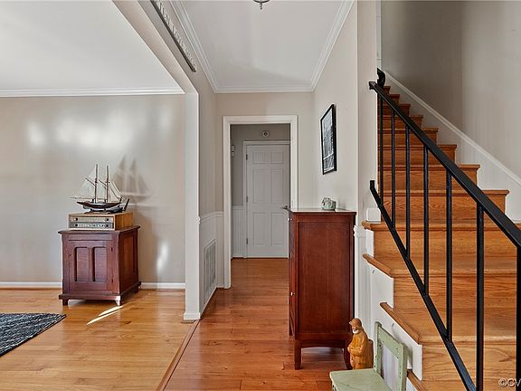 3rd image of 8600 Gem St