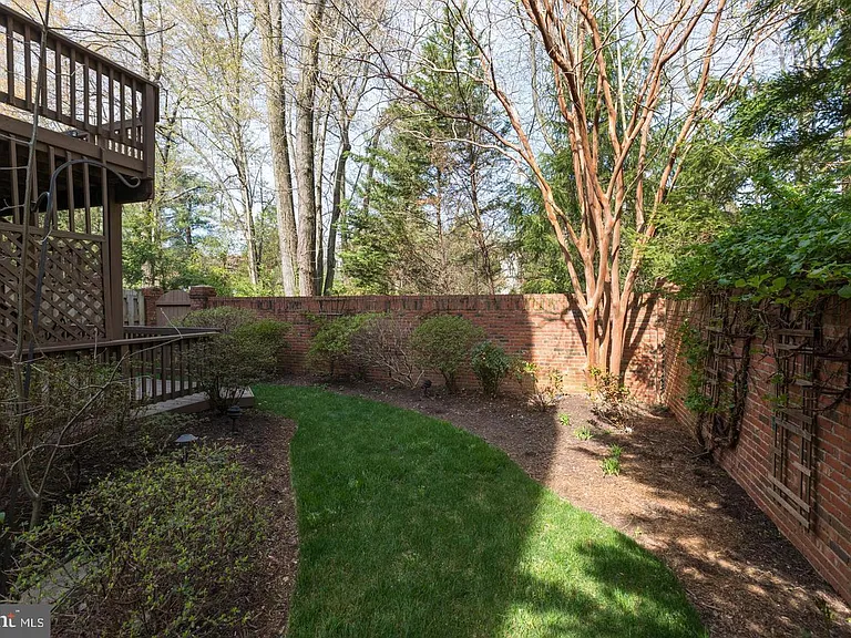 9588 Lagersfield Cir — Photo 42