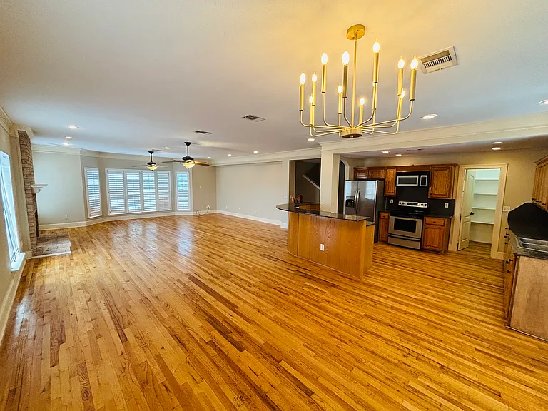 4618 Columbia Ave — Photo 8