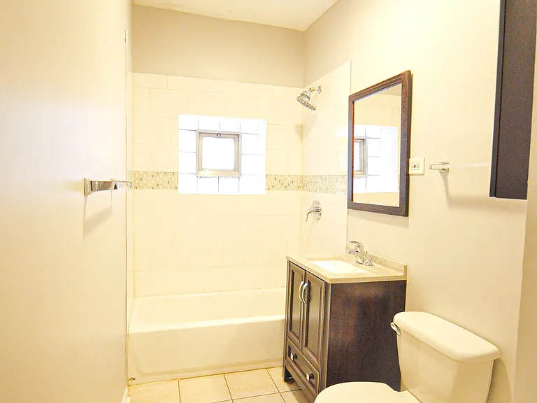 2510 N Harding Ave #2N — Photo 6
