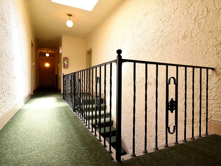 200 Wayne Ave #19 — Photo 2