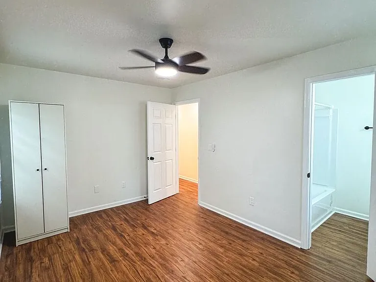 2801 Wedgefield Dr — Photo 18