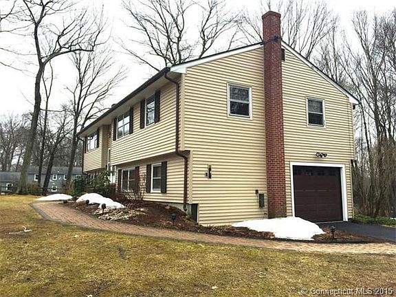 2nd image of 70 Oakwood Dr