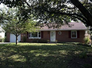 33 Glendale Dr, Lancaster, PA 17602