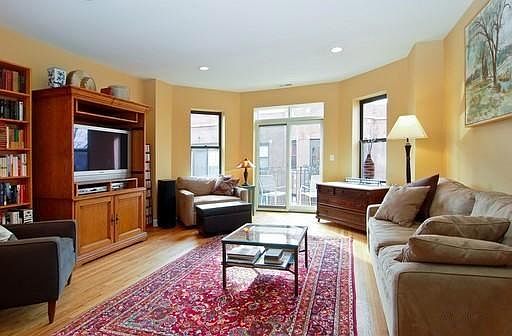 1st image of 1325 W North Shore Ave APT 3S