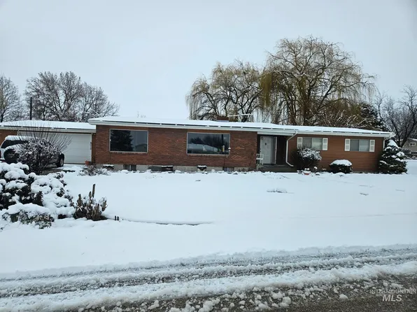 205 Palmer Dr, Nampa, ID 83686