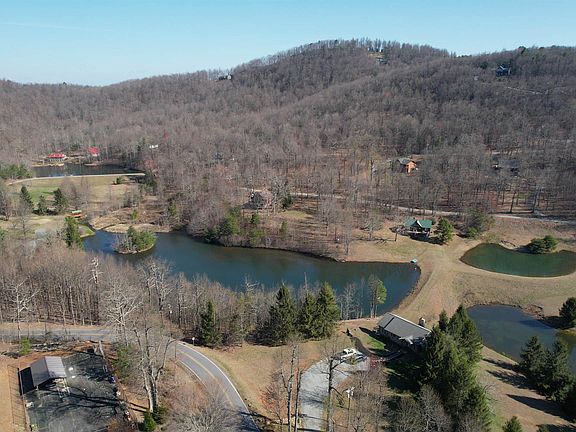 3rd image of 34 White Oak Mountain Rd