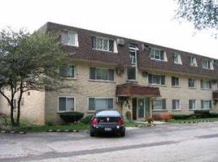8806 Briar Ct APT 1B, Des Plaines, IL 60016