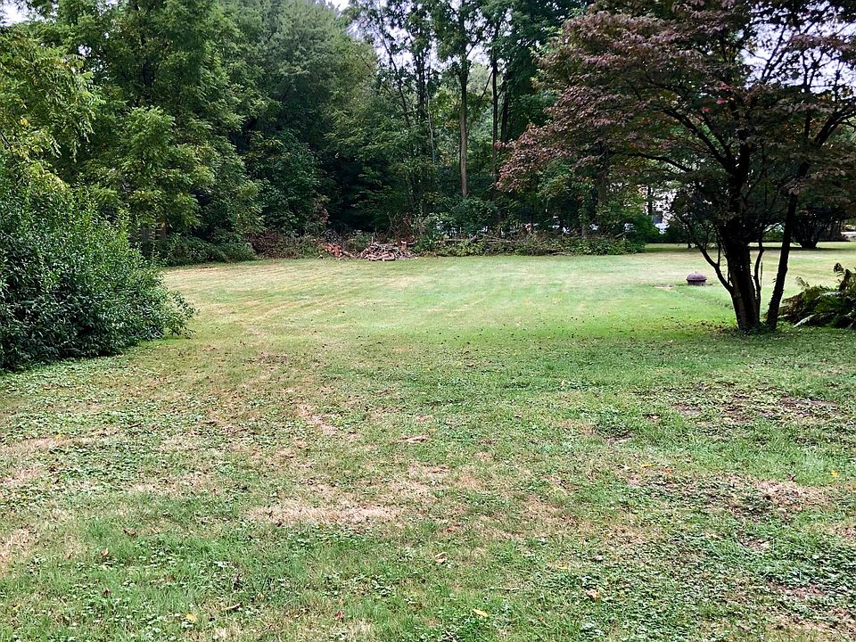 2nd image of 23180 Center Ridge Rd