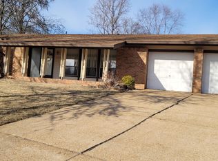 5123 Towne South Rd, Saint Louis, MO 63128